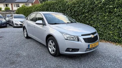 Grijs Gebruikt 2010 Chevrolet Cruze LS Sedan | € 2.445 (Eerlijke prijs)