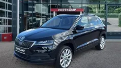 Zwart Gebruikt 2022 Skoda Karoq Clever SUV | € 30.900 (Eerlijke prijs)