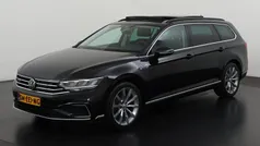 Zwart Gebruikt 2021 VW Passat GTE Stationwagen | € 27.395 (Eerlijke prijs)