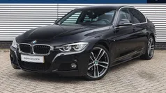 Zwart Gebruikt 2018 BMW 320 Executive Sedan | € 23.450 (Eerlijke prijs)