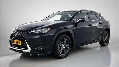 Zwart Gebruikt 2019 Lexus UX 250h Luxury Line SUV | € 29.945 (Eerlijke prijs)
