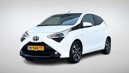 Gebruikt 2022 Toyota Aygo Hatchback | € 14.695 (Eerlijke prijs)