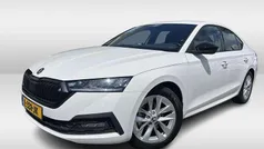 Wit Gebruikt 2021 Skoda Octavia Business Line Hatchback | € 19.950 (Super prijs)