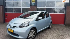 Blauw Gebruikt 2006 Toyota Aygo Hatchback | € 2.995 (Eerlijke prijs)