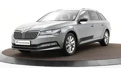 Grijs Gebruikt 2023 Skoda Superb Business Line Stationwagen | € 29.440 (Eerlijke prijs)