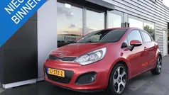 Rood Gebruikt 2012 Kia Rio Plus Hatchback | € 6.350 (Eerlijke prijs)