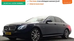 Blauw, metallic lak Gebruikt 2016 Mercedes E350 AMG Sedan | € 27.900 (Eerlijke prijs)