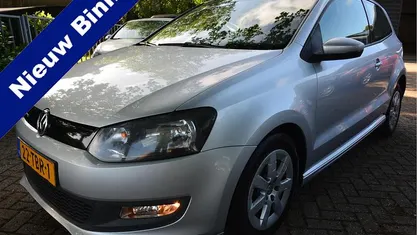 Grijs, metallic lak Gebruikt 2012 VW Polo Comfortline Hatchback | € 6.450 (Eerlijke prijs)