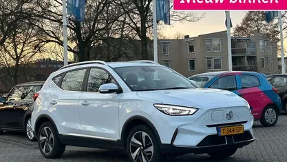 Wit Occasion 2023 MG ZS Comfort SUV | € 20.645 (Goede deal)