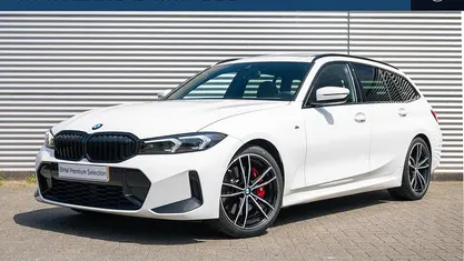 Wit Occasion 2024 BMW 320 M Sport Stationwagen | € 42.950 (Eerlijke prijs)