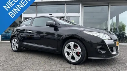 Zwart Occasion 2011 Renault Mégane Coupé Dynamique Coupé | € 4.999 (Eerlijke prijs)