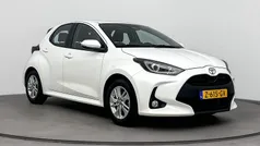 Wit Gebruikt 2024 Toyota Yaris Hybrid Active Hatchback | € 23.999 (Eerlijke prijs)