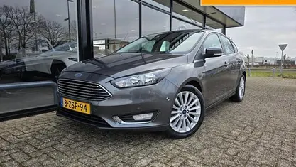 Grijs Occasion 2015 Ford Focus Titanium Sedan | € 6.445 (Eerlijke prijs)