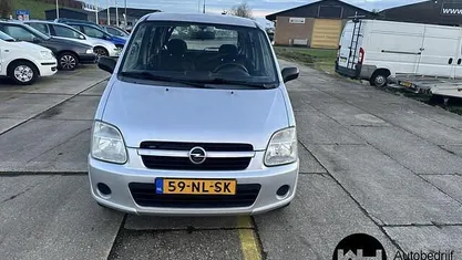 Occasion 2003 Opel Agila Essentia Hatchback | € 995 (Eerlijke prijs)