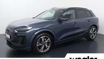 Blauw (metallic) Occasion 2024 Audi Q6 e-tron S-Line SUV | € 66.840 (Eerlijke prijs)