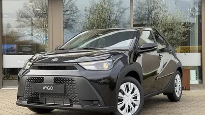 Occasion 2025 Toyota Aygo X Play SUV | € 24.345 (Eerlijke prijs)