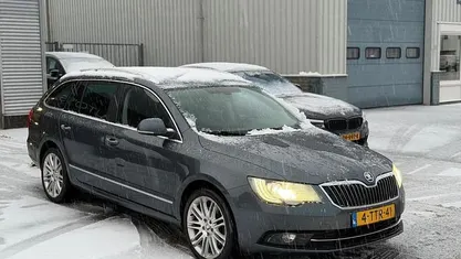 Occasion 2014 Skoda Superb Business Line Stationwagen | € 4.990 (Super prijs)