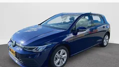 Blauw Gebruikt 2023 VW Golf VIII Life Hatchback | € 25.249 (Eerlijke prijs)