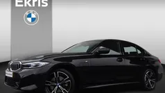 Zwart Gebruikt 2024 BMW 330 M Sport Sedan | € 47.900 (Eerlijke prijs)
