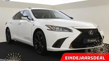 Wit Gebruikt 2024 Lexus ES300H Sport Design Packet Sedan | € 47.899 (Eerlijke prijs)