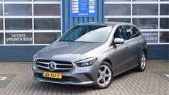Grijs Gebruikt 2019 Mercedes B180 Premium MPV | € 21.999 (Eerlijke prijs)