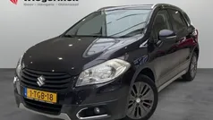 Grijs, metallic lak Gebruikt 2014 Suzuki SX4 S-Cross Exclusive SUV | € 12.739 (Eerlijke prijs)