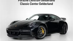 Zwart Nieuw 2025 Porsche 911 Turbo S Coupé | € 382.261 (Eerlijke prijs)
