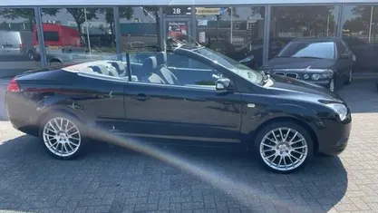 Zwart, metallic lak Occasion 2007 Ford Focus Cabriolet Cabriolet | € 3.750 (Eerlijke prijs)