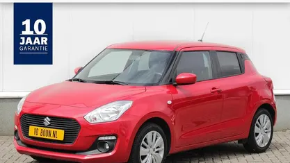 Rood Gebruikt 2020 Suzuki Swift Hatchback | € 14.795 (Goede deal)