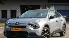Grijs Gebruikt 2023 Citroën e-C4 Feel Sedan | € 20.885 (Eerlijke prijs)