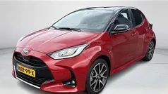 Rood Gebruikt 2022 Toyota Yaris Hybrid Executive Hatchback | € 25.450 (Eerlijke prijs)