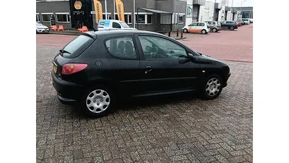 Occasion 2004 Peugeot 206 Premium Hatchback | € 1.275 (Eerlijke prijs)
