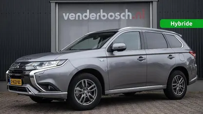 Occasion Mitsubishi Outlander P-HEV Edition 68 PK (50 kW) 2018 Grijs SUV