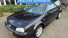 Zwart Gebruikt 2003 VW Golf IV R Hatchback | € 975 (Eerlijke prijs)