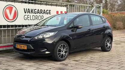 Zwart (metallic) Occasion 2010 Ford Fiesta Trend Hatchback | € 4.195 (Eerlijke prijs)