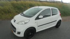 Wit Gebruikt 2011 Peugeot 107 Hatchback | € 4.250 (Eerlijke prijs)
