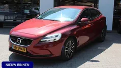 Rood Gebruikt 2016 Volvo V40 Stationwagen | € 13.450 (Eerlijke prijs)