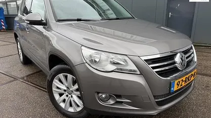 Grijs Gebruikt 2011 VW Tiguan Sport SUV | € 8.299 (Eerlijke prijs)