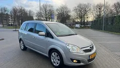 Beige (metallic) Gebruikt 2010 Opel Zafira Cosmo MPV | € 3.450 (Eerlijke prijs)