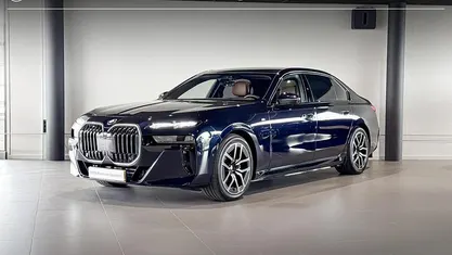 Zwart Gebruikt 2024 BMW i7 M Sport Sedan | € 99.900 (Eerlijke prijs)