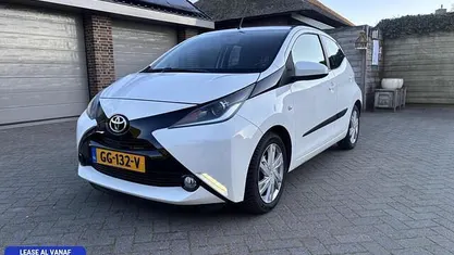 Occasion 2015 Toyota Aygo X-wave Hatchback | € 7.499 (Eerlijke prijs)