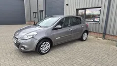 Grijs Gebruikt 2012 Renault Clio IV Authentique Hatchback | € 3.450 (Eerlijke prijs)