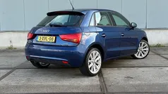 Blauw (metallic) Gebruikt 2014 Audi A1 Sportback Attraction Hatchback | € 14.750 (Eerlijke prijs)