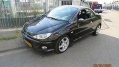 Zwart Gebruikt 2003 Peugeot 206 CC Cabriolet | € 1.250 (Eerlijke prijs)
