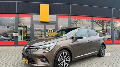 Bruin Occasion 2019 Renault Clio IV Initiale Paris Hatchback | € 16.640 (Eerlijke prijs)