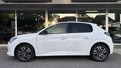 Occasion 2023 Peugeot 208 Allure Hatchback | € 16.900 (Eerlijke prijs)