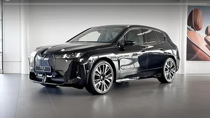 Saphirschwarz metallic (zwart metallic) Nieuw 2025 BMW iX Comfort Edition SUV | € 105.702 (Super prijs)