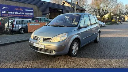 Gebruikt 2004 Renault Scénic II Komfort MPV | € 1.195 (Eerlijke prijs)