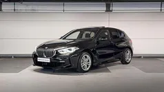 Zwart Gebruikt 2025 BMW 120 Comfort Edition Hatchback | € 39.500 (Eerlijke prijs)