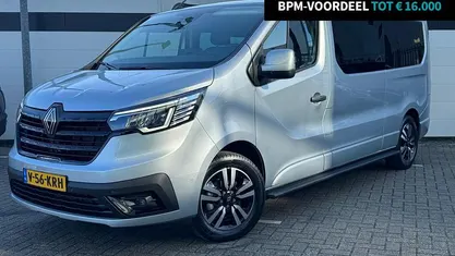 Grijs Occasion 2024 Renault Trafic MPV | € 37.557 (Eerlijke prijs)